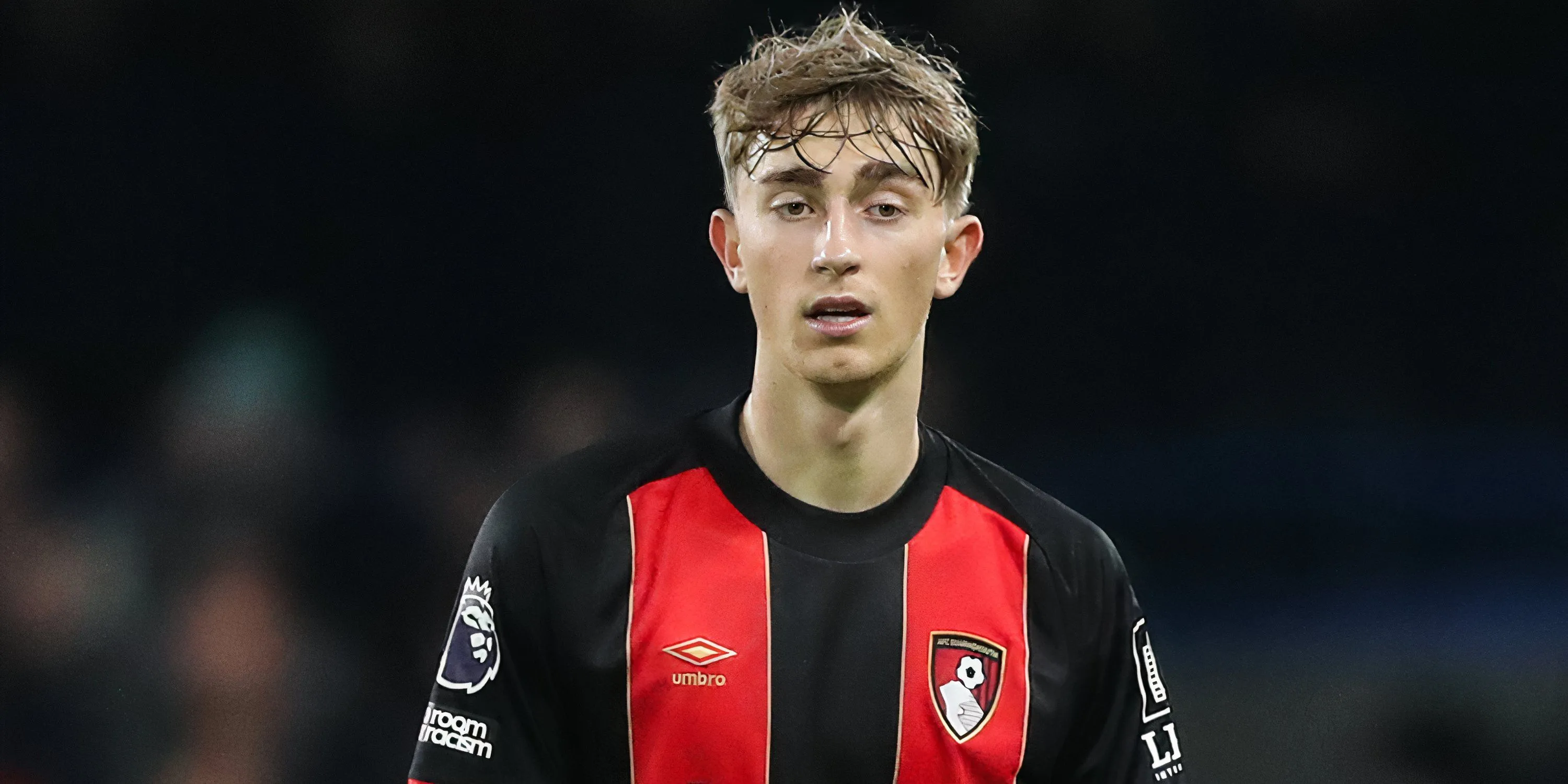 Dean Huijsen thi đấu xông xáo trong màu áo Bournemouth tại Ngoại hạng Anh