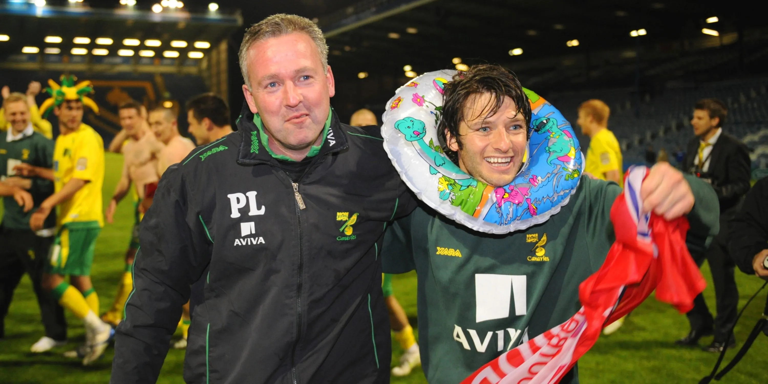 Norwich City ăn mừng thăng hạng Premier League sau kỳ tích hai mùa liên tiếp