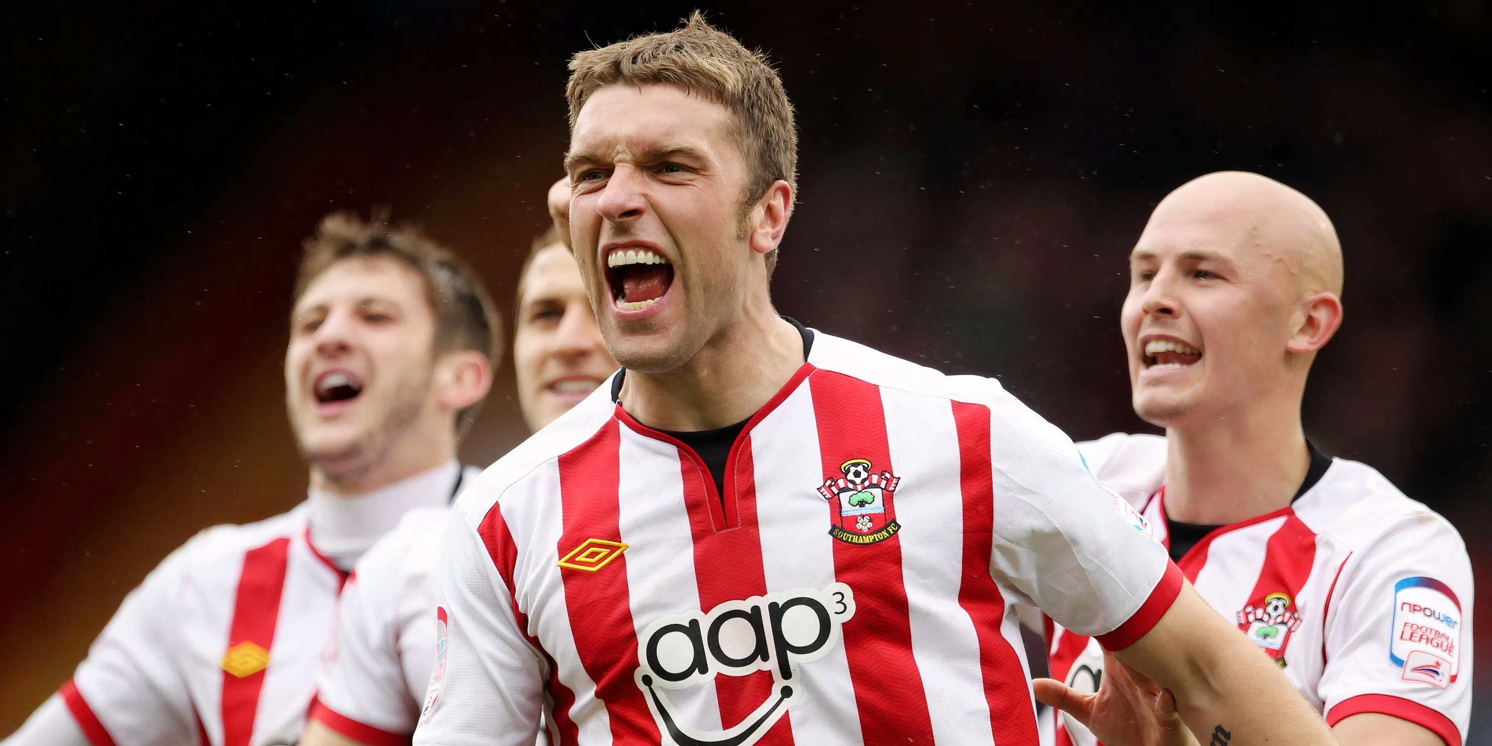 Rickie Lambert ăn mừng bàn thắng quan trọng cho Southampton trên hành trình thăng hạng Premier League