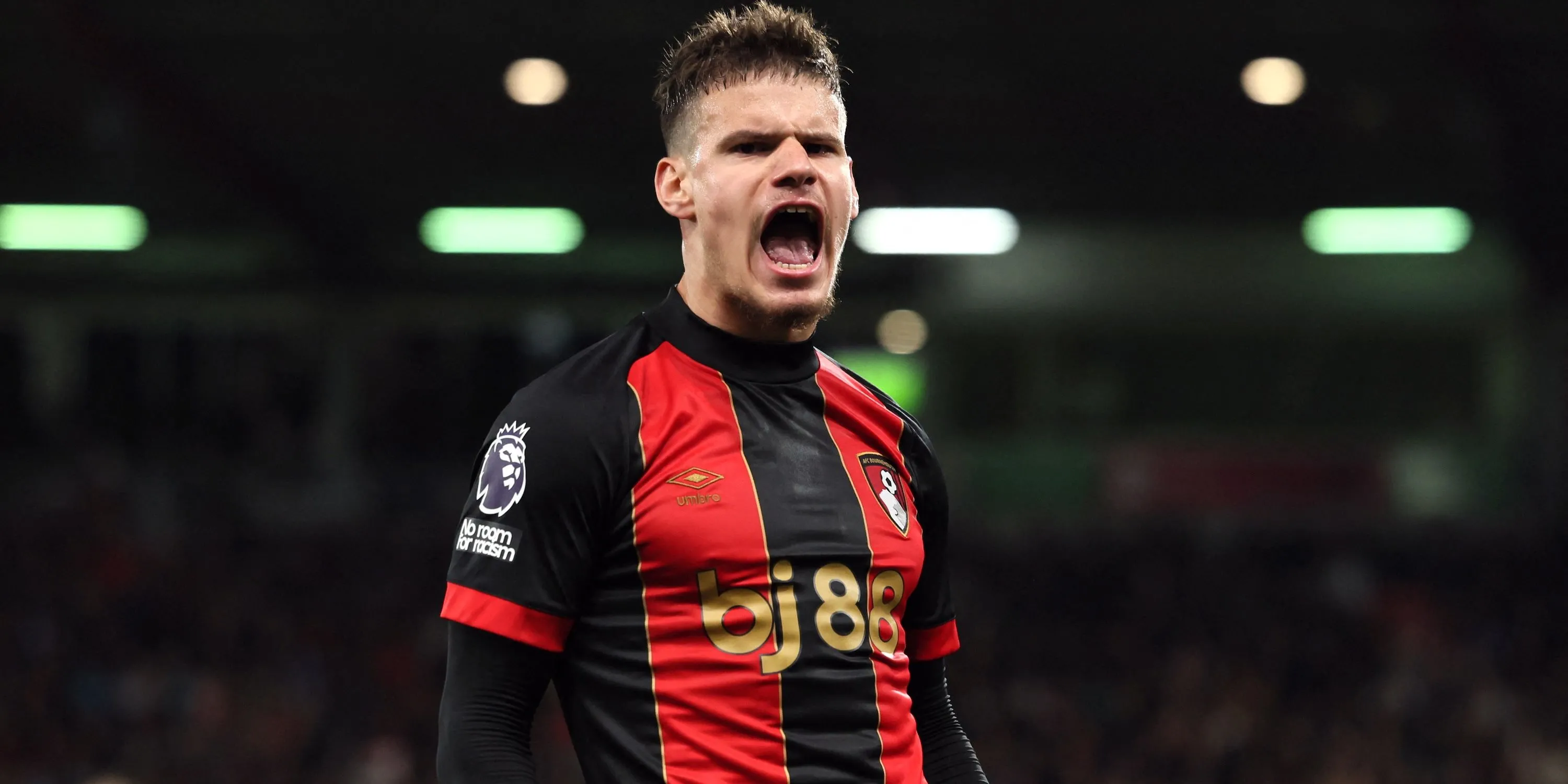 Hậu vệ Milos Kerkez trong màu áo AFC Bournemouth