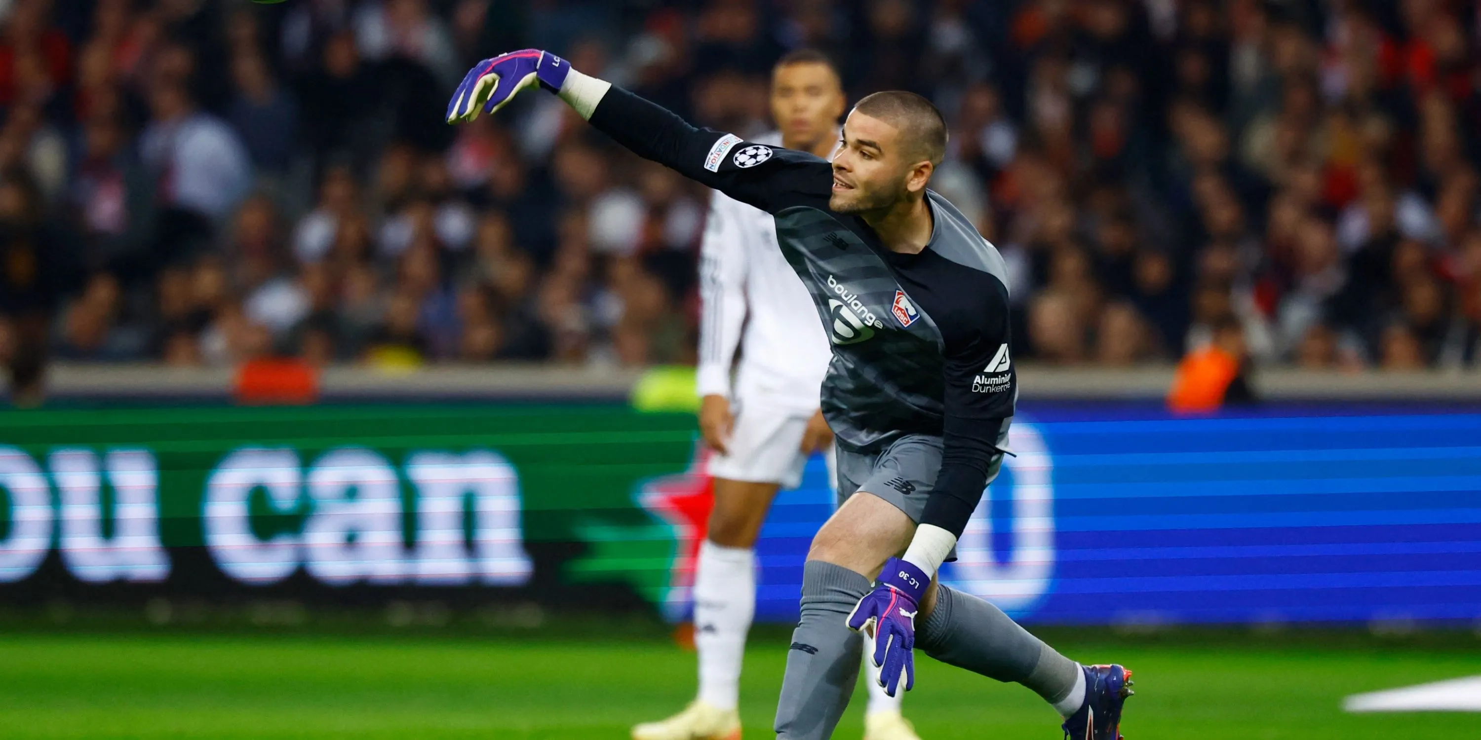 Lucas Chevalier thi đấu ấn tượng cho LOSC Lille