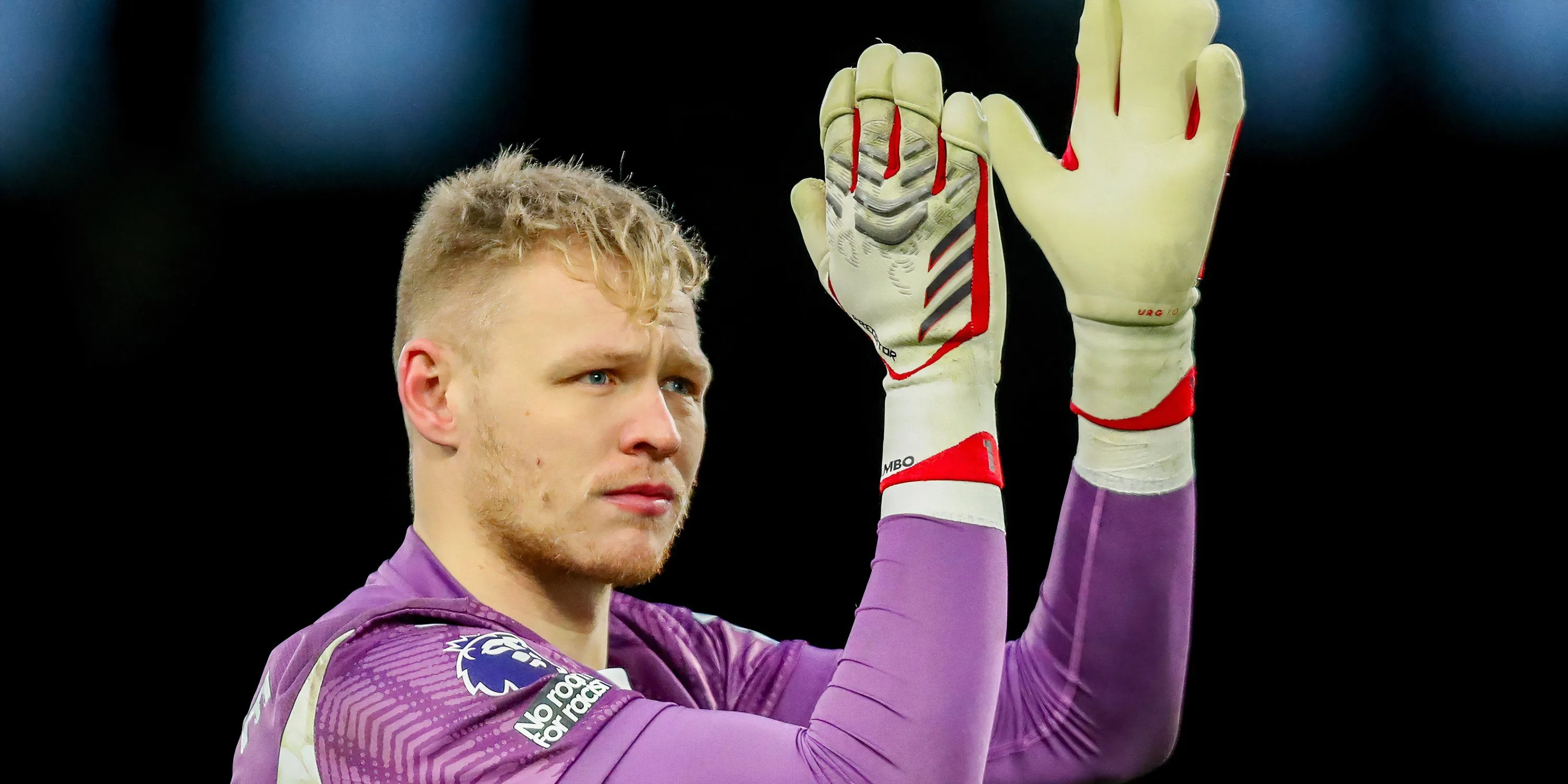 Thủ môn Aaron Ramsdale thi đấu cho Southampton
