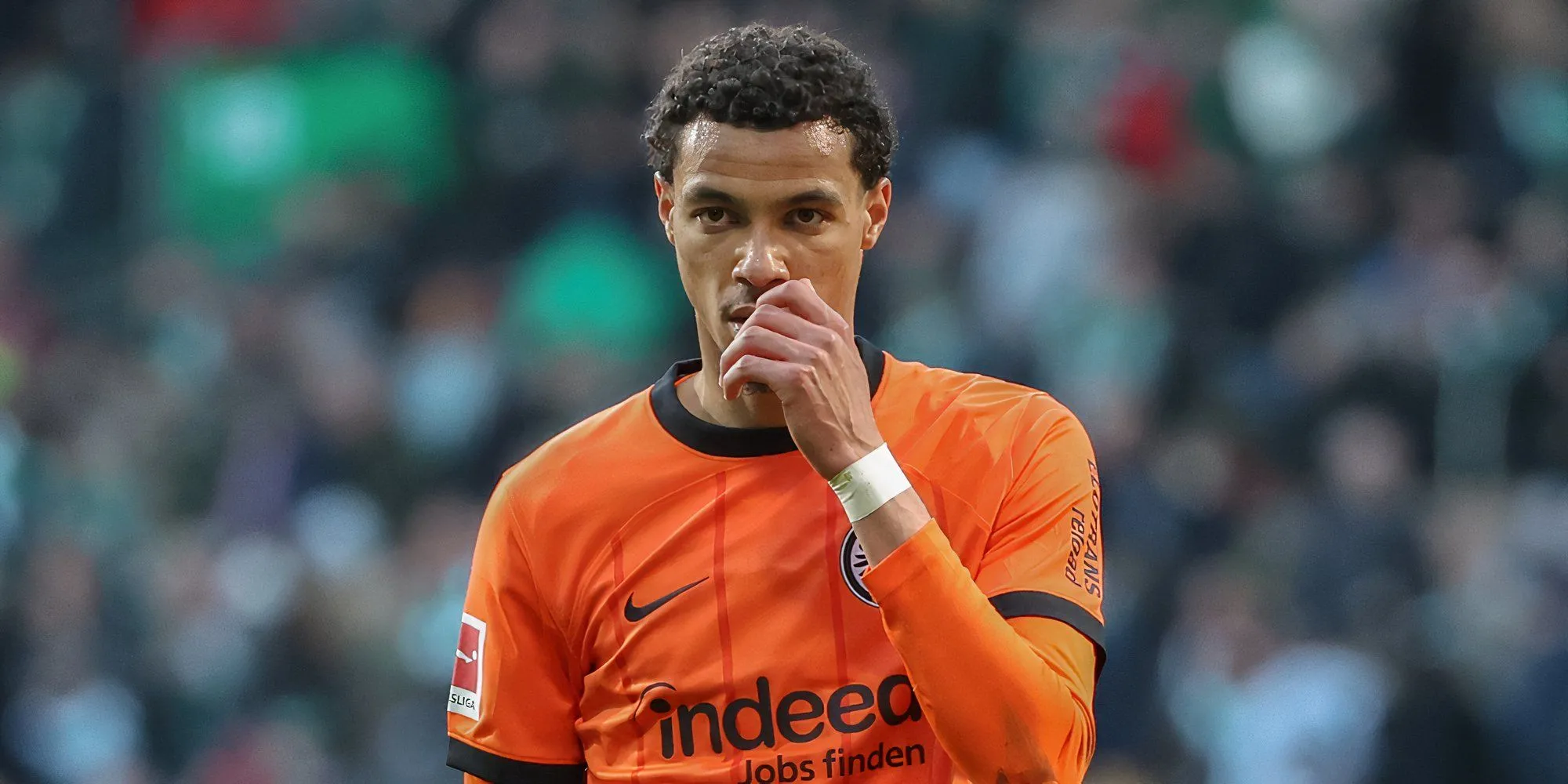 Tiền đạo Hugo Ekitike trong màu áo Eintracht Frankfurt, mục tiêu chuyển nhượng của Liverpool hè 2024