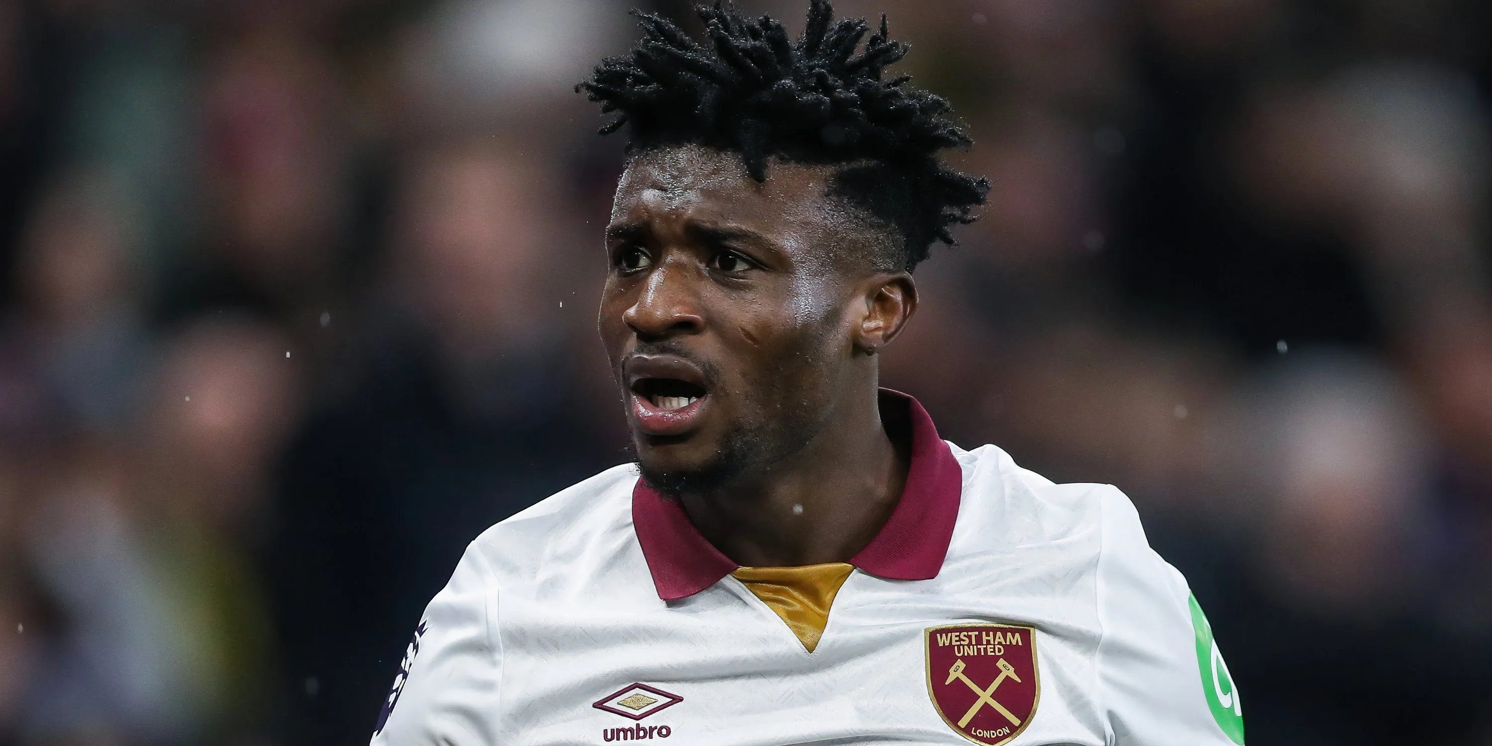 Tiền vệ Mohammed Kudus nỗ lực thi đấu cho West Ham United trong bối cảnh tương lai bất định