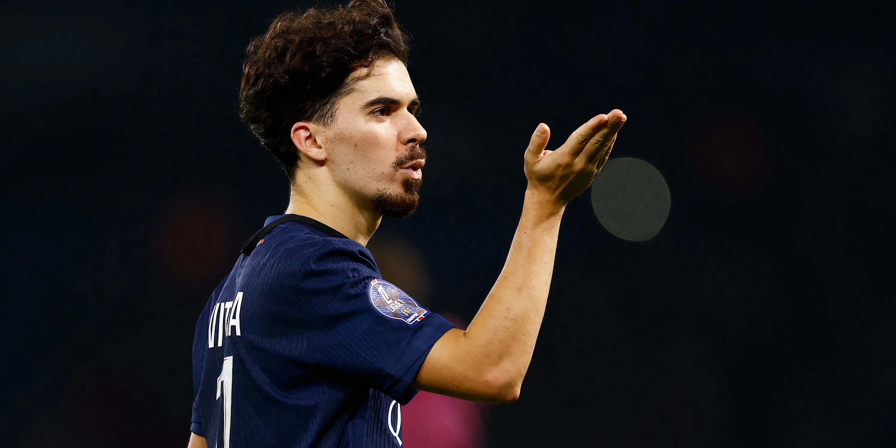 Tiền vệ Vitinha của PSG, cầu thủ được so sánh với Angel Gomes