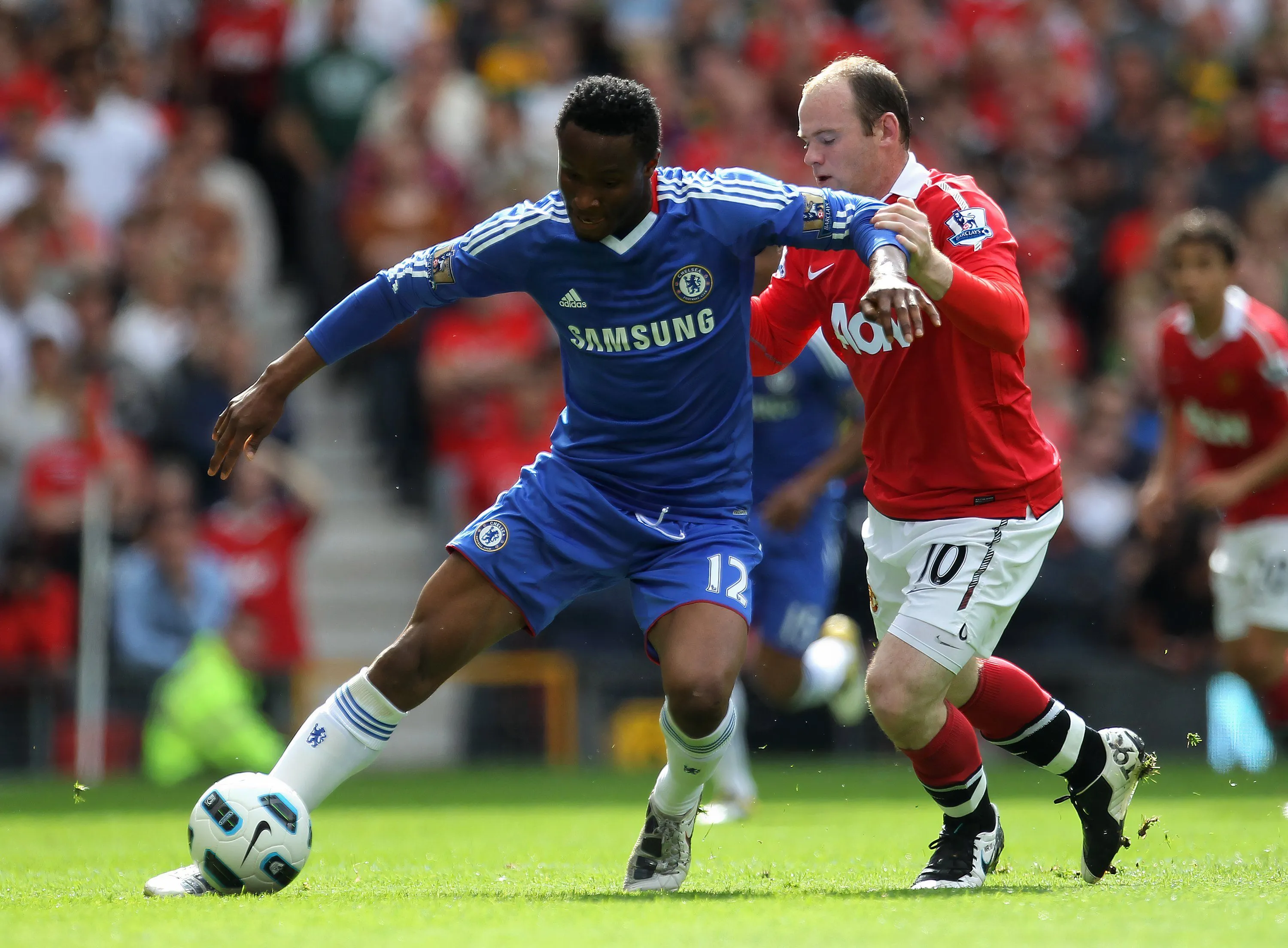 Trận đấu giữa Manchester United và Chelsea tại Ngoại hạng Anh.