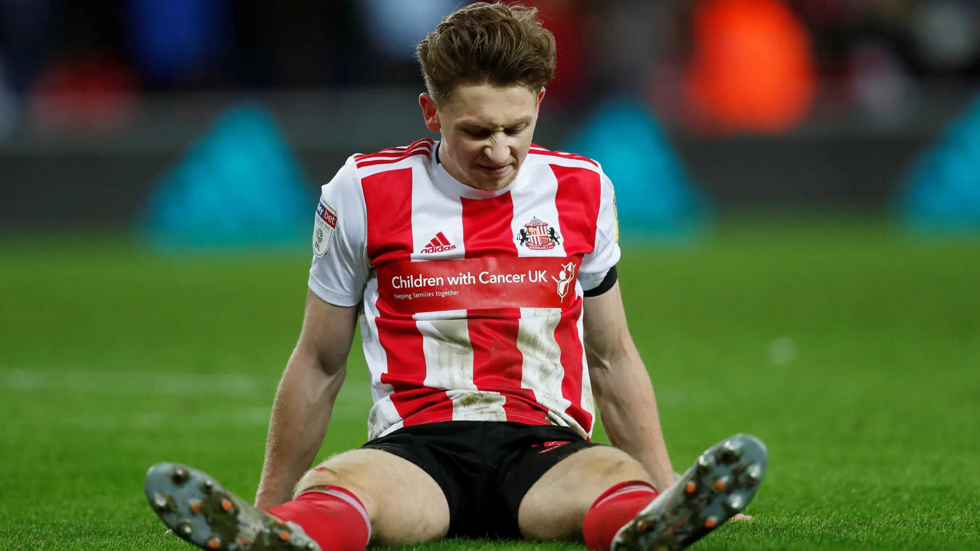 Denver Hume - hậu vệ tấn công ấn tượng của Grimsby Town
