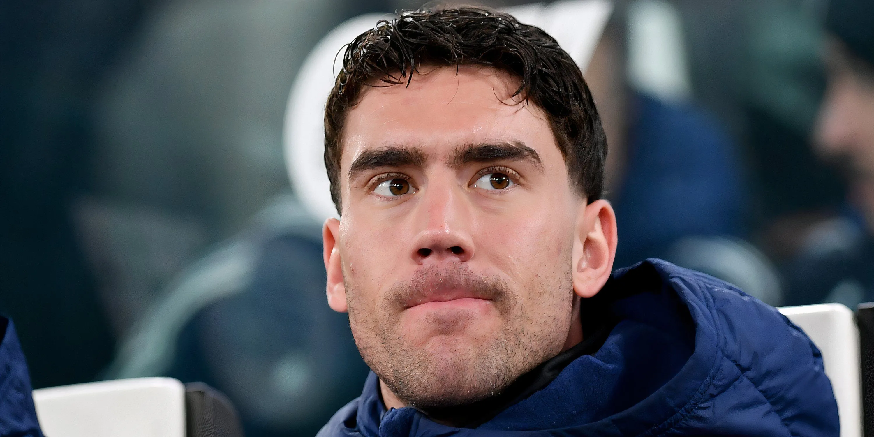 Dusan Vlahovic ngồi trên băng ghế dự bị của Juventus giữa tin đồn rời đi
