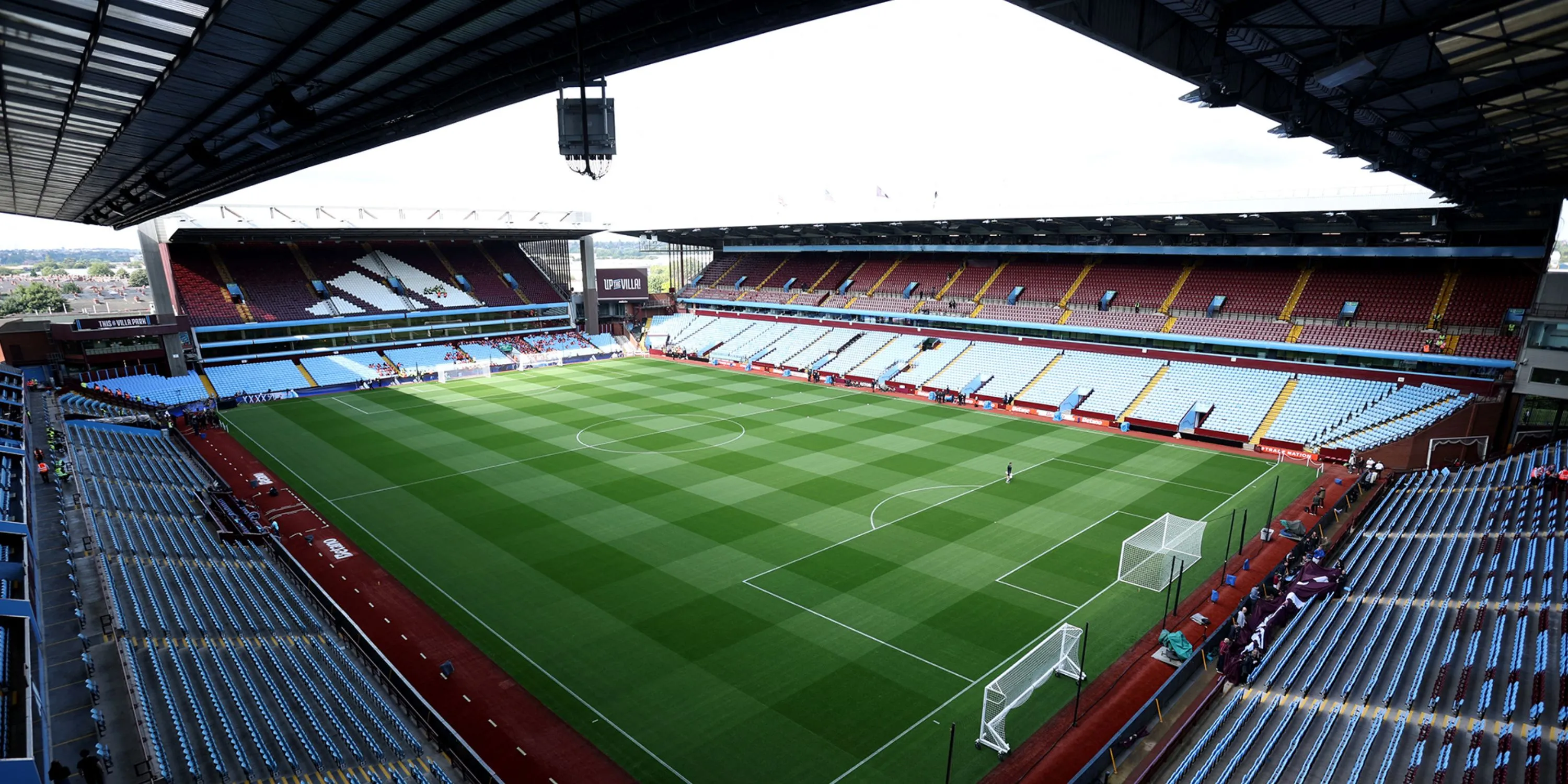 Góc nhìn khán đài sân Villa Park của Aston Villa