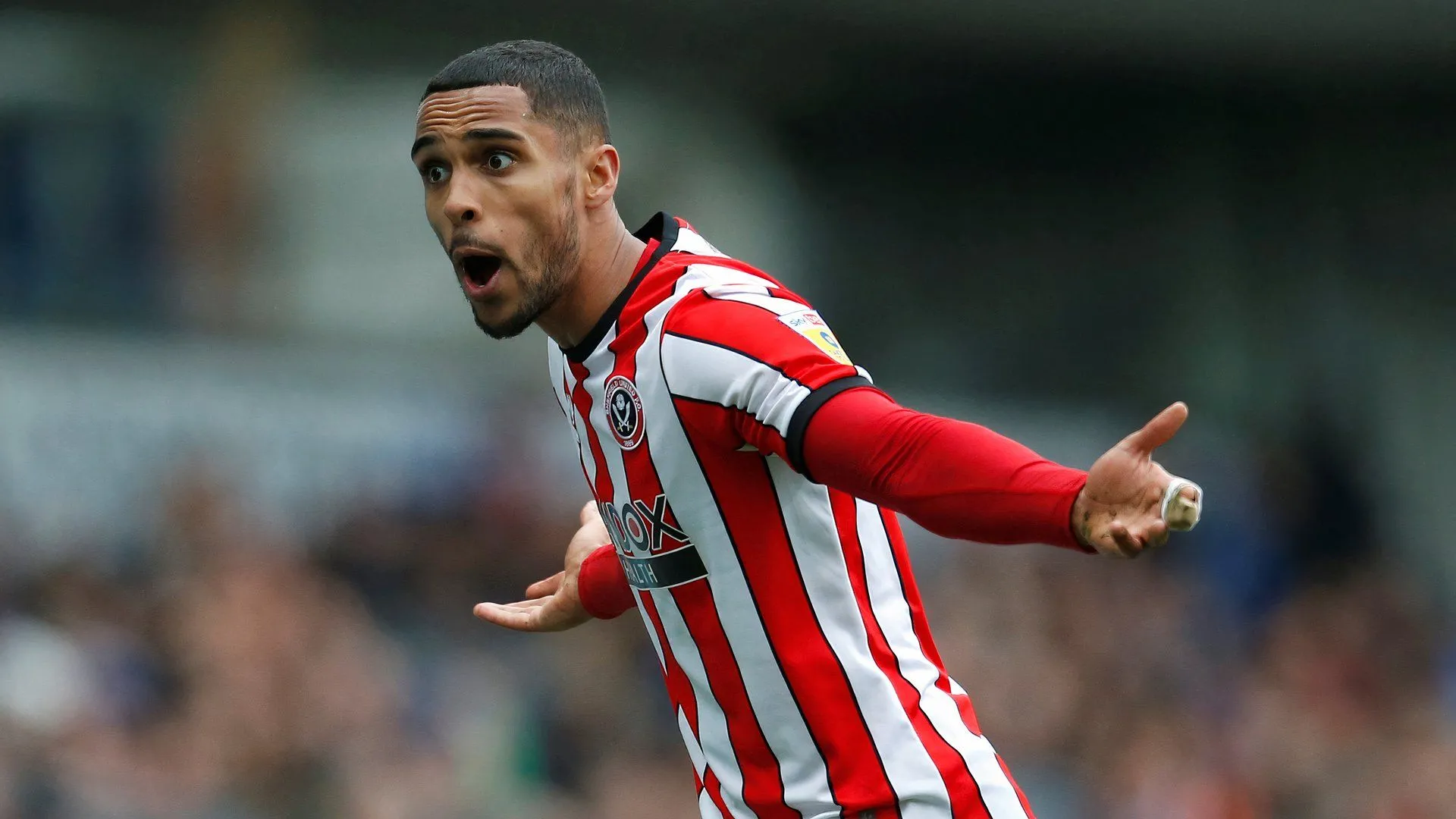 Hậu vệ Max Lowe của Sheffield Wednesday