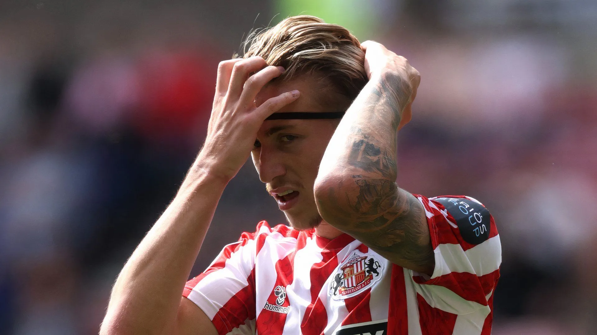 Jack Clarke thi đấu cho Sunderland tại giải Championship