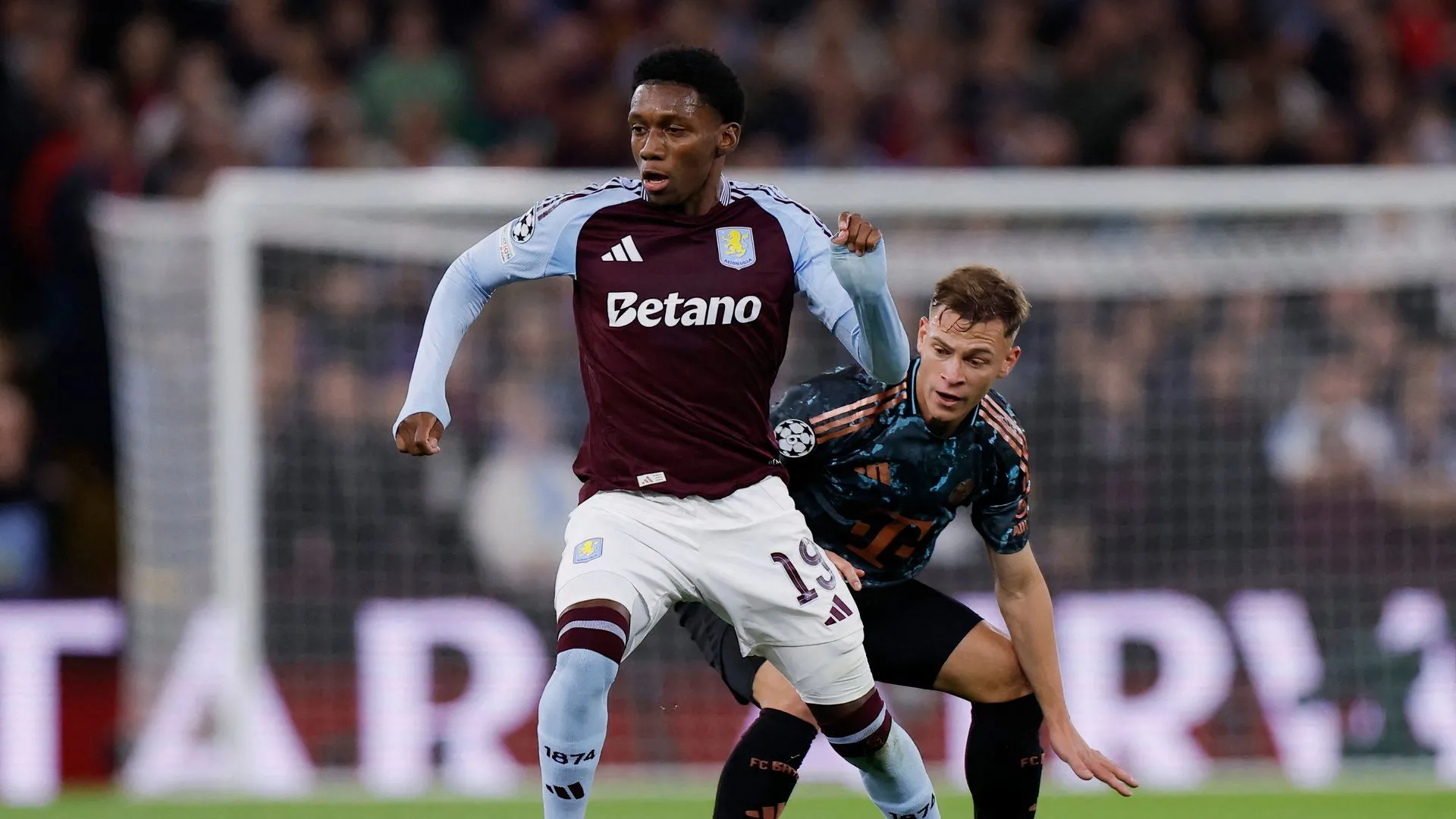 Jaden Philogene trong màu áo Aston Villa, trước khi chuyển đến Ipswich Town