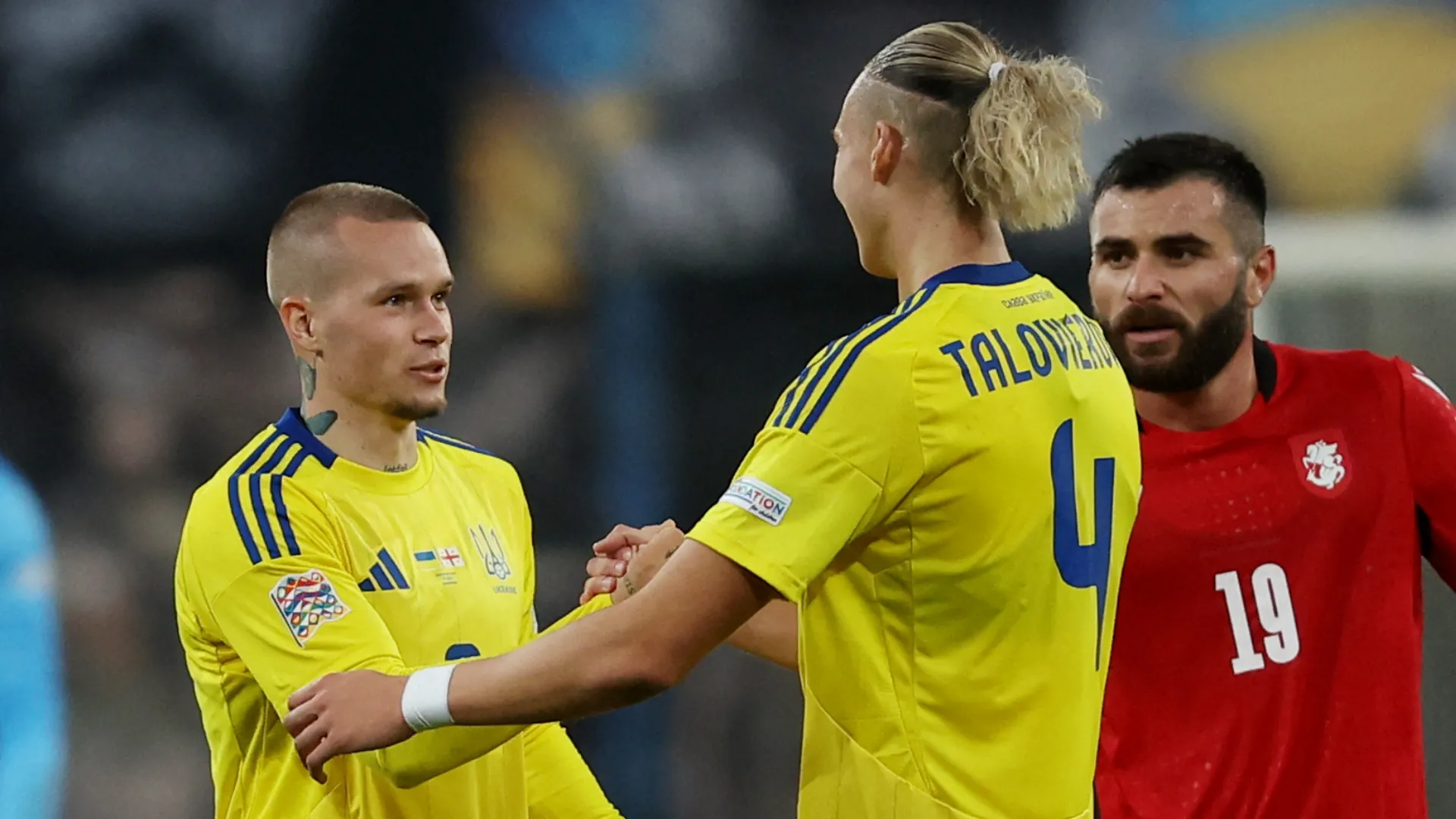Maksym Talovierov trong màu áo đội tuyển quốc gia Ukraine