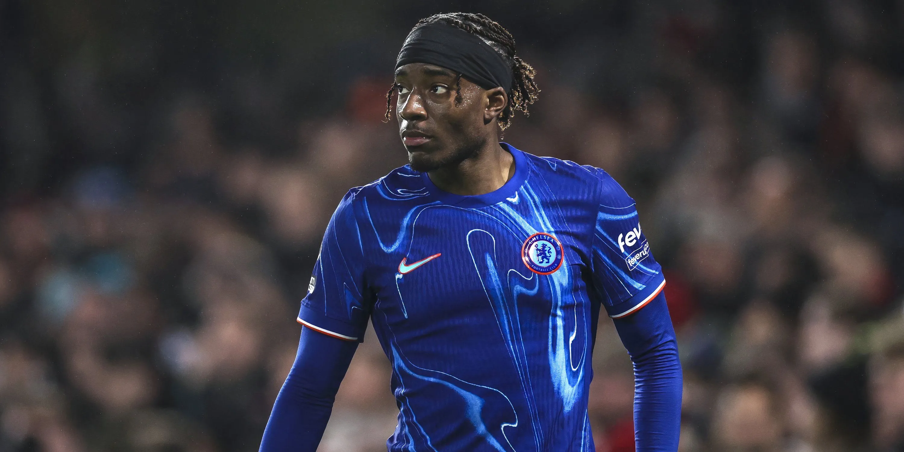 Noni Madueke trong màu áo Chelsea thi đấu tại Ngoại hạng Anh