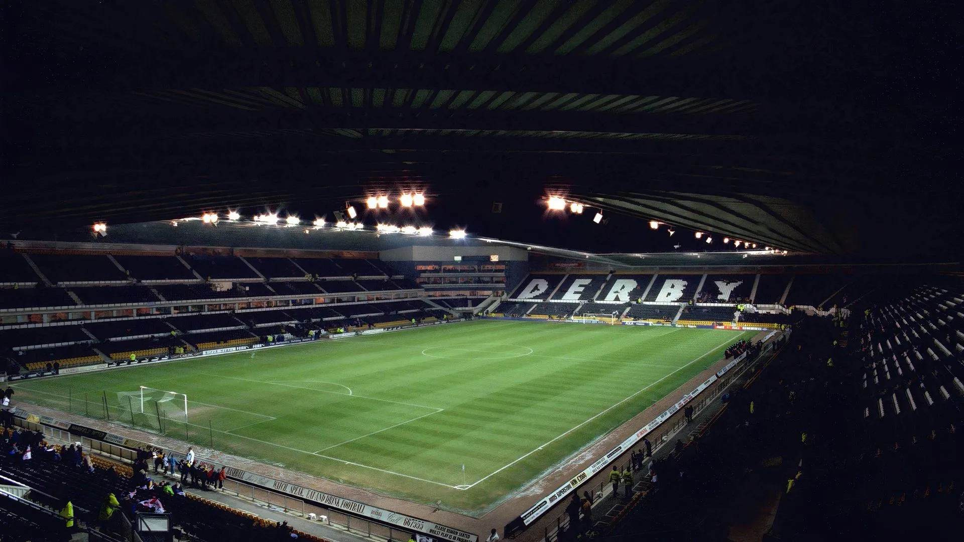 Sân vận động Pride Park, sân nhà của Derby County, vào một buổi chiều tối