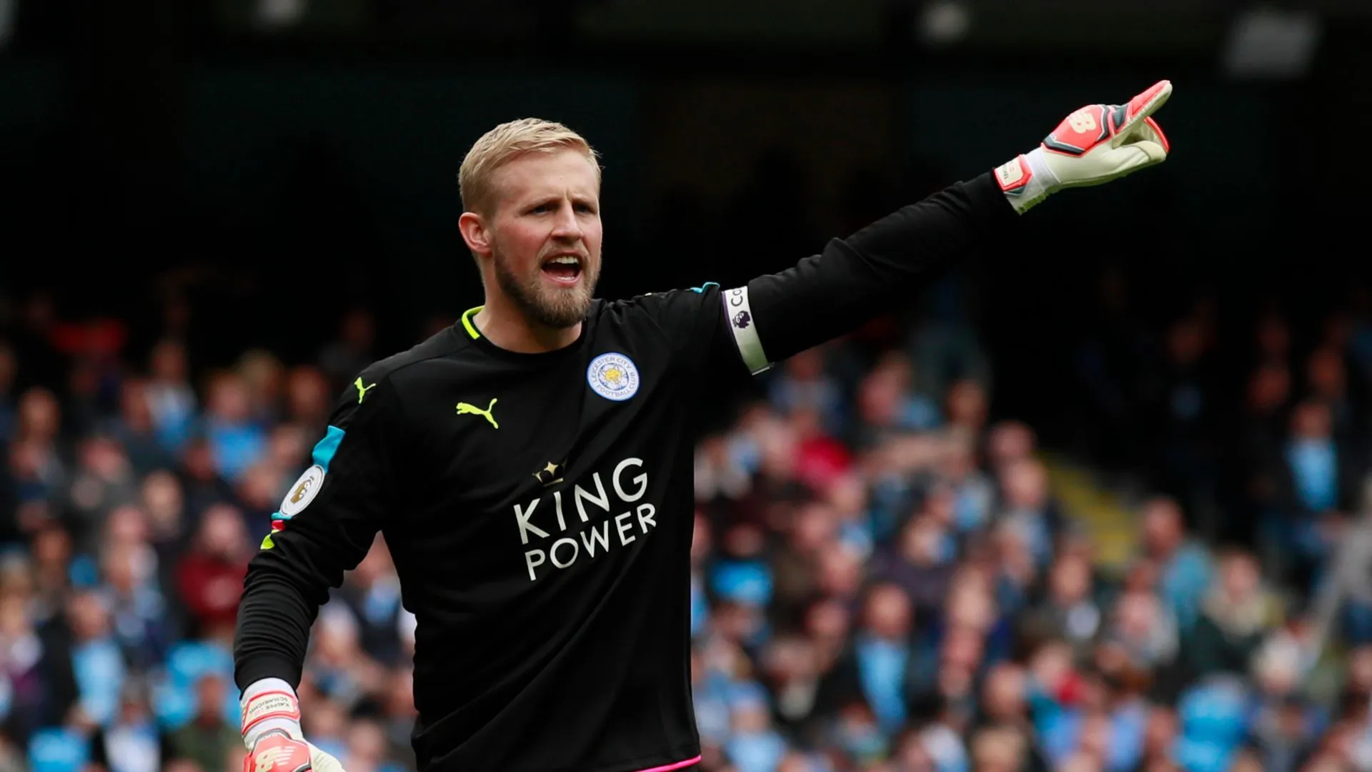 Thủ môn Kasper Schmeichel của Leicester City, ngôi sao Championship và Premier League.