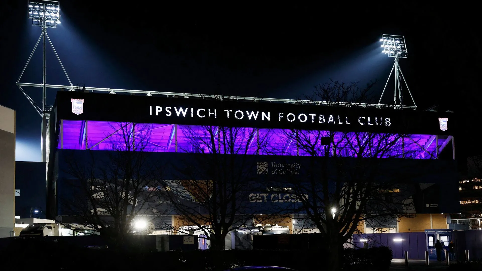 Toàn cảnh sân Portman Road của Ipswich Town nhìn từ bên ngoài