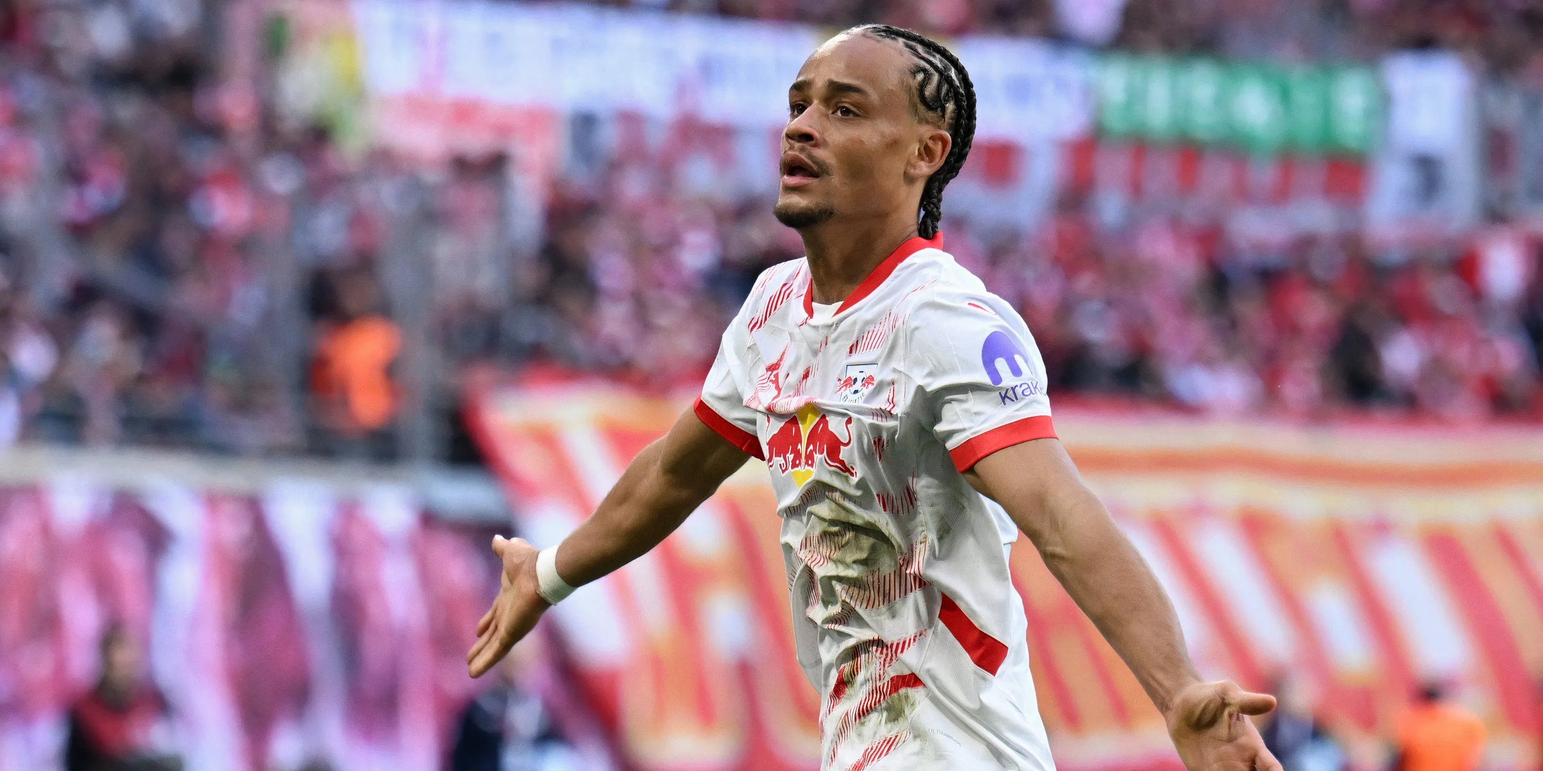 Xavi Simons rạng rỡ ăn mừng, thể hiện niềm vui và tiềm năng lớn