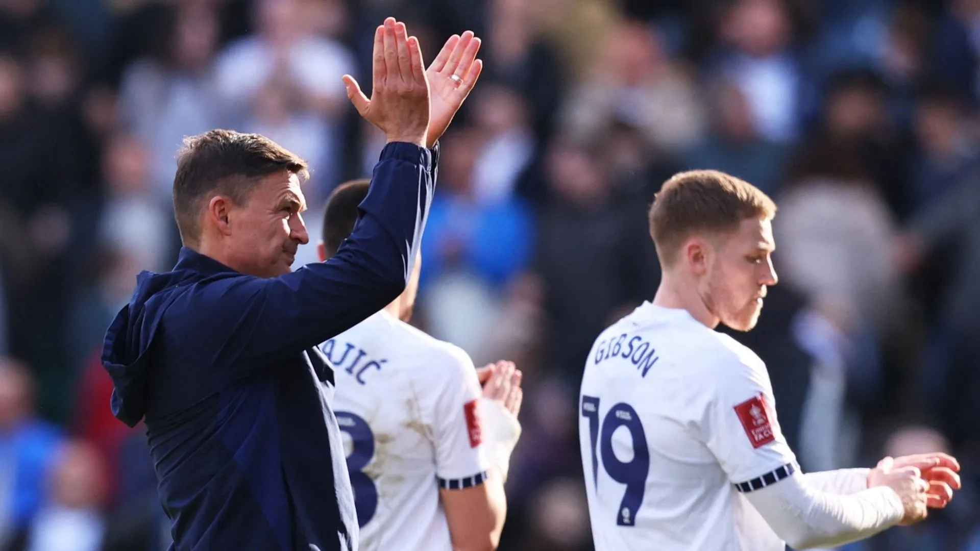 Cầu thủ Preston North End thể hiện sự thất vọng trên sân cỏ, nhấn mạnh tầm quan trọng của Milutin Osmajic