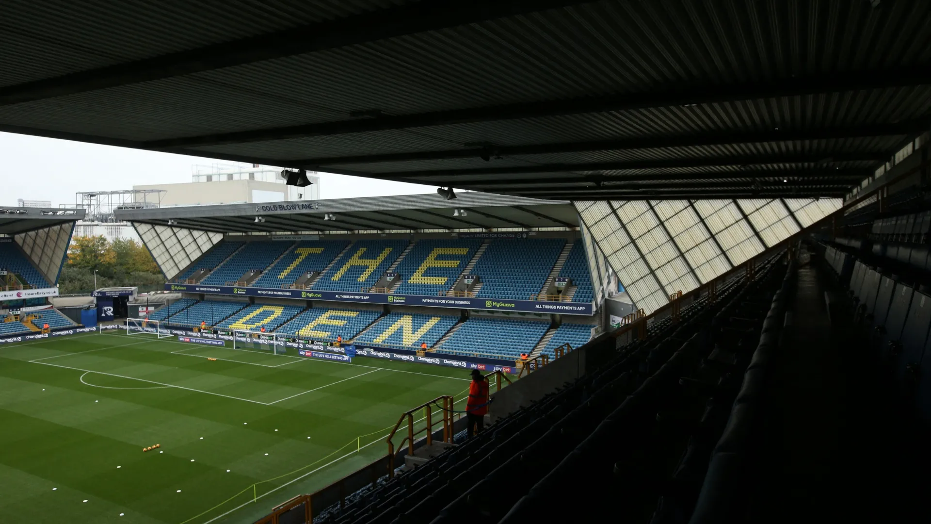 Eberechi Eze thời điểm còn là cầu thủ trẻ, biểu cảm tiếc nuối khi rời Millwall