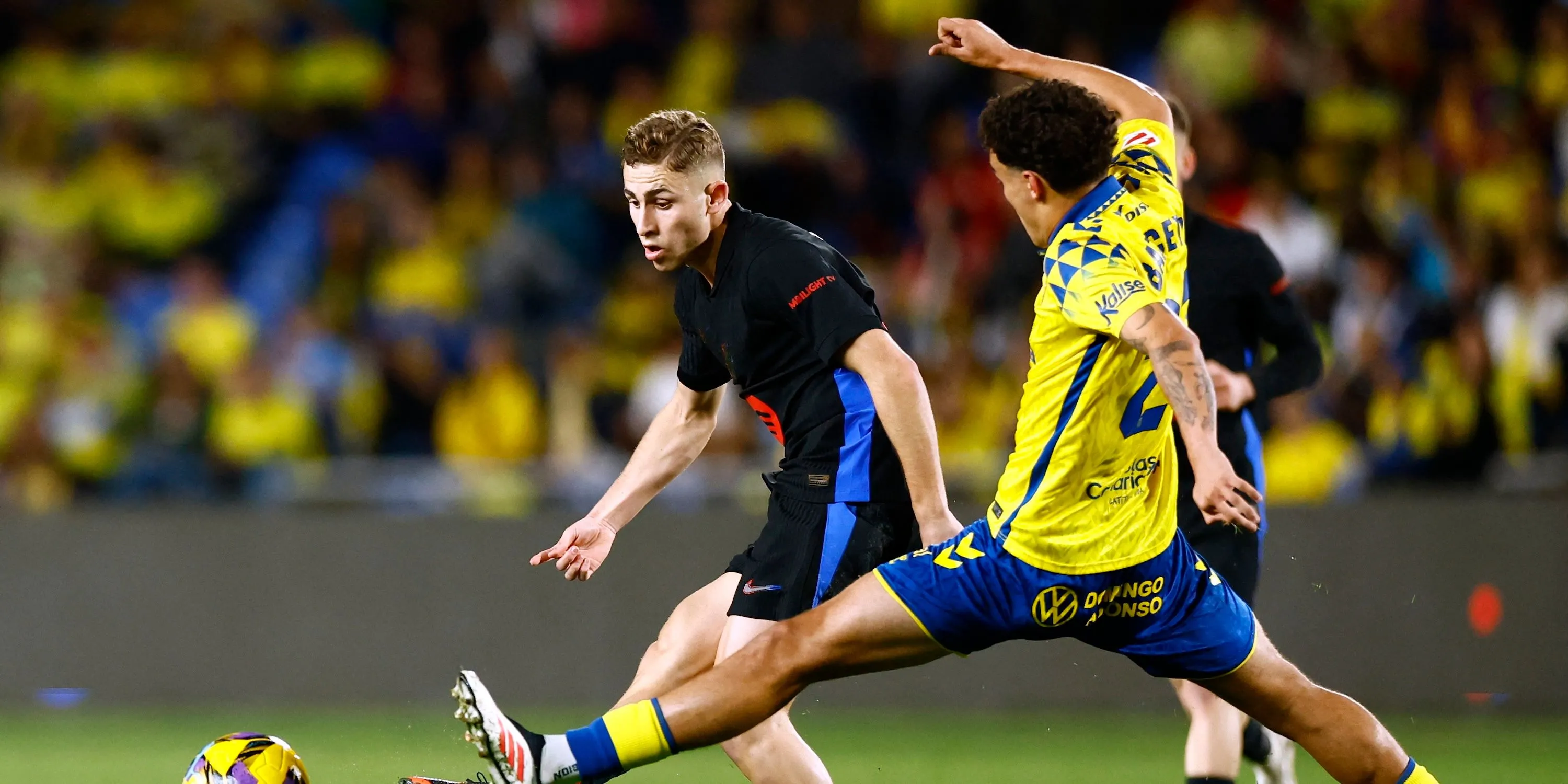 Fermin Lopez trong màu áo Barcelona đối đầu Las Palmas