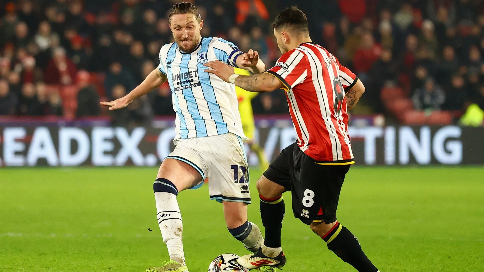 Luke Ayling hậu vệ Middlesbrough thi đấu trên sân Riverside