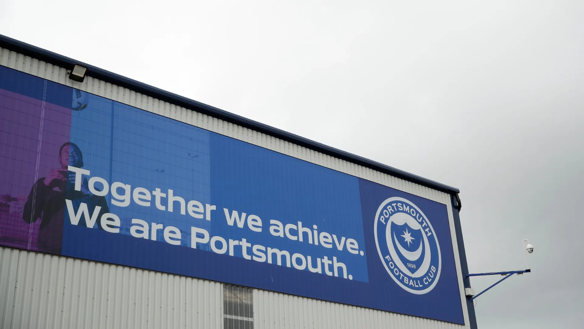 Tiền đạo Patrick Bamford của Leeds United có thể là mục tiêu chuyển nhượng của Portsmouth
