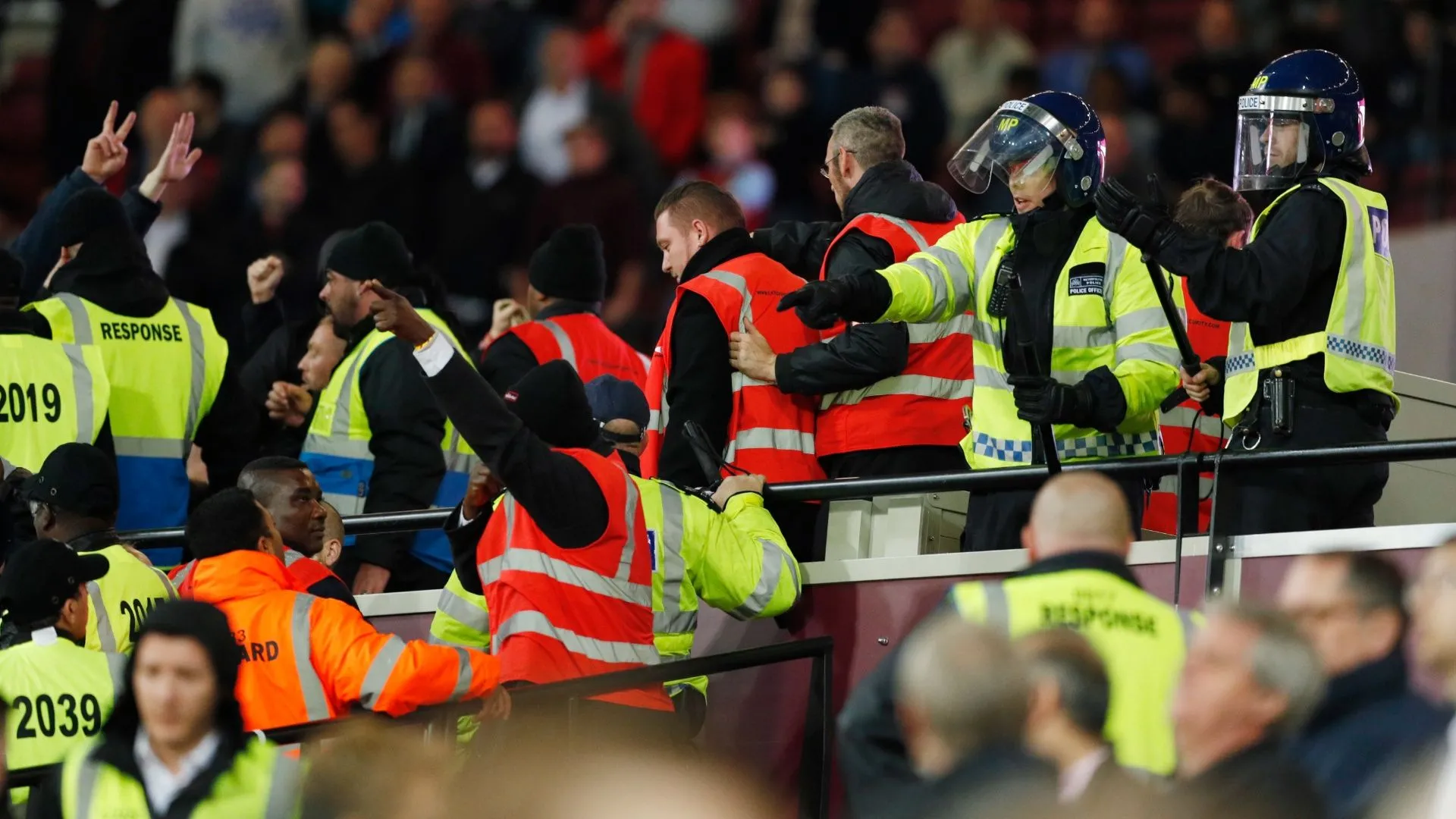 Cảnh sát Anh tiến hành các cuộc đột kích nhằm ngăn chặn sử dụng Firestick bị hack