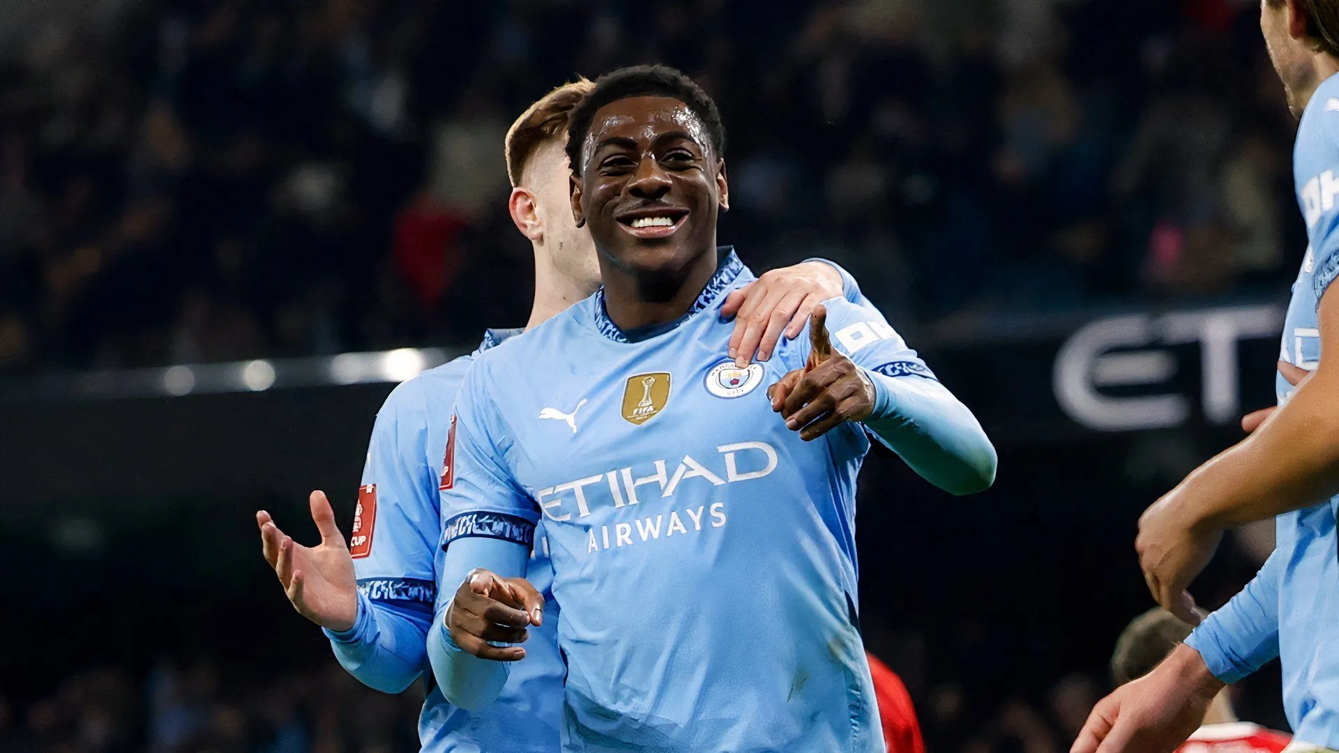 Divin Mubama Manchester City - Sao trẻ đầy tiềm năng được Man City giám sát chặt chẽ