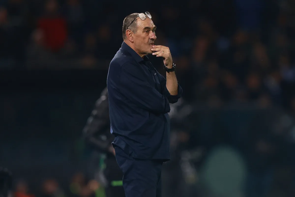HLV Maurizio Sarri quan sát trận đấu giữa Pisa và Lazio tại Arena Garibaldi