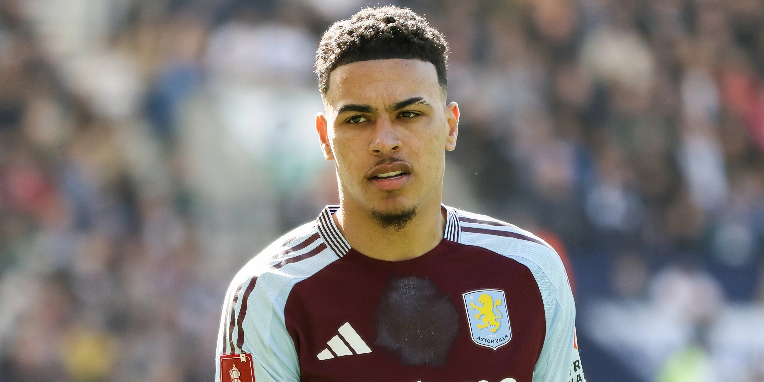 Morgan Rogers thi đấu cho Aston Villa với khả năng di chuyển nhanh