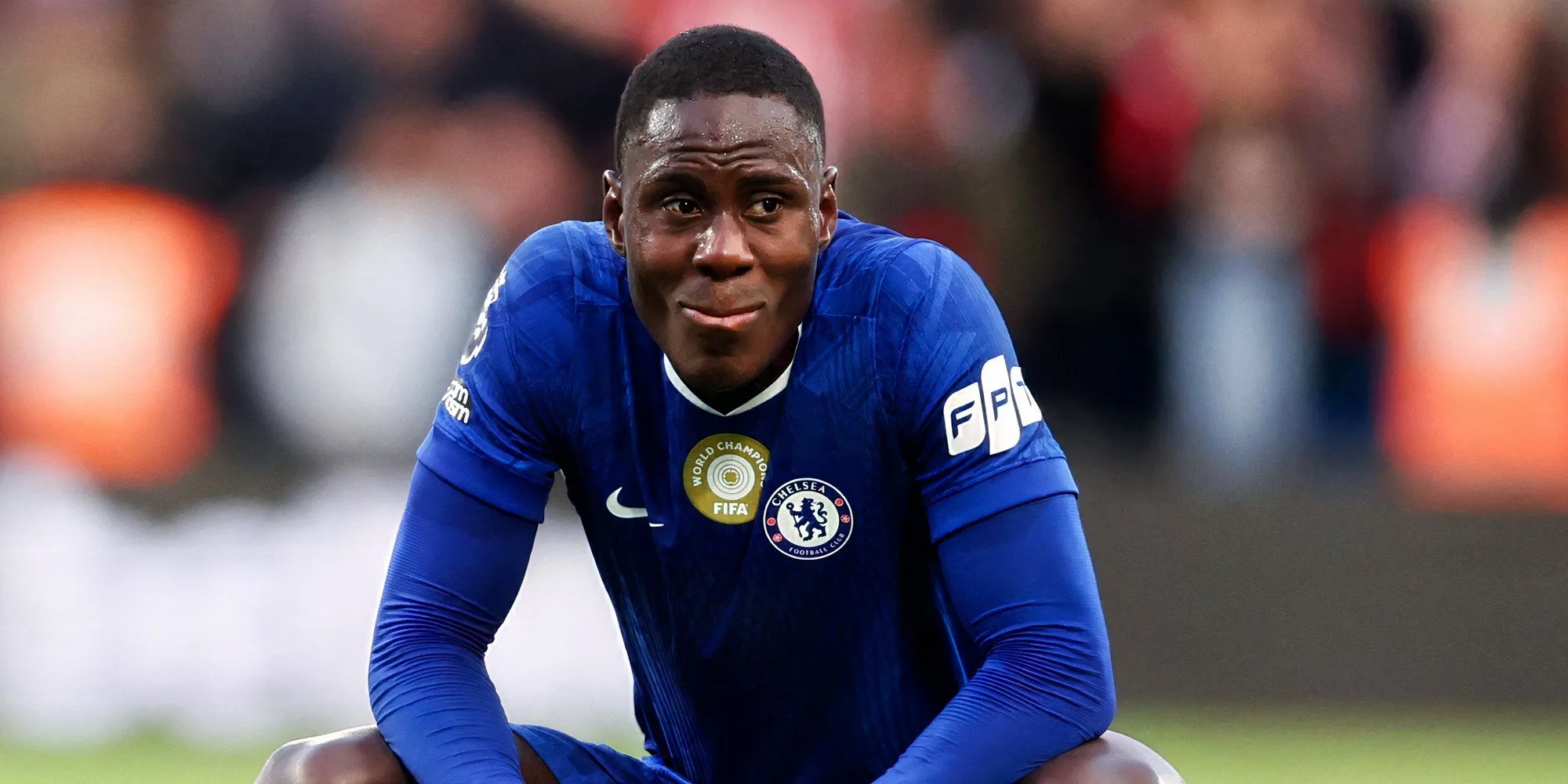 Trevoh Chalobah trong màu xanh Chelsea sẵn sàng bảo vệ phòng ngự